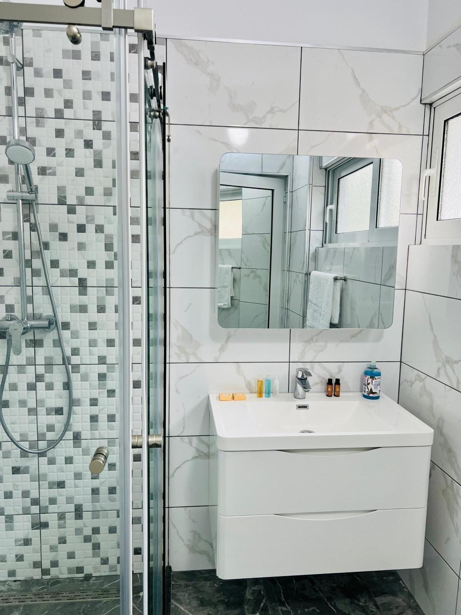 Mistral Inn Himara Kültér fotó